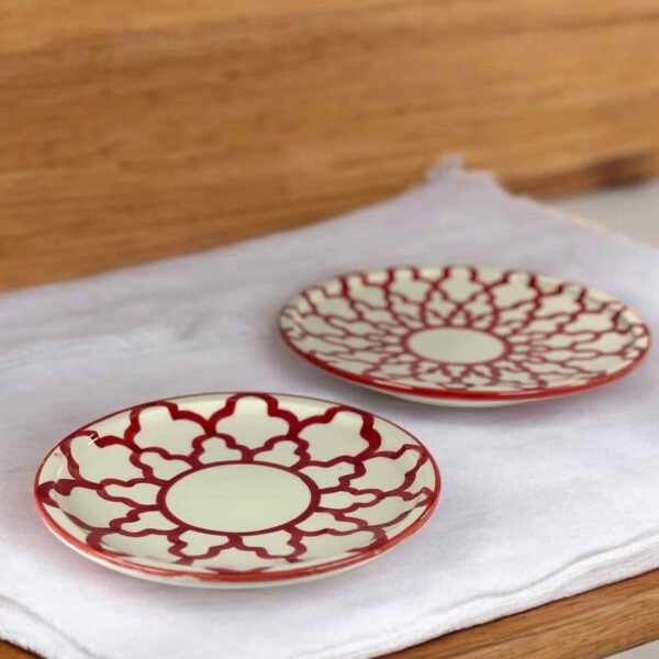 Moroccan Handcrafted Plates – The Elegance of Red and the Authenticity of Design