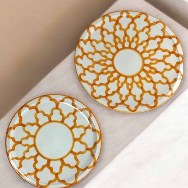 Moroccan Handcrafted Plates – The Warmth of Saffron and the Authenticity of Design