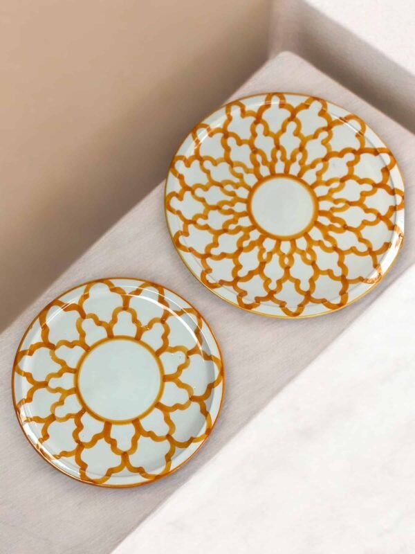 Moroccan Handcrafted Plates – The Warmth of Saffron and the Authenticity of Design